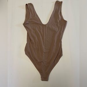 3/$15 🌺 canvas body suit